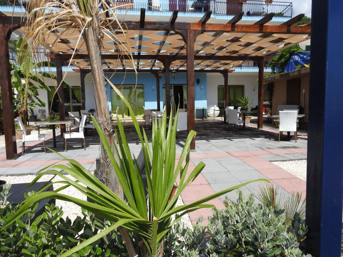 Chrismare Hotel Mazzeo
